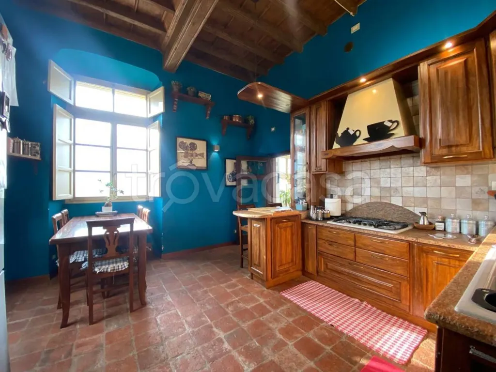 Kitchen - Rustic Villa-Style Apartment with Garden in Moncalieri