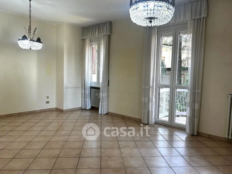 Séjour - Three-bedroom Apartment with Balconies in Cantù