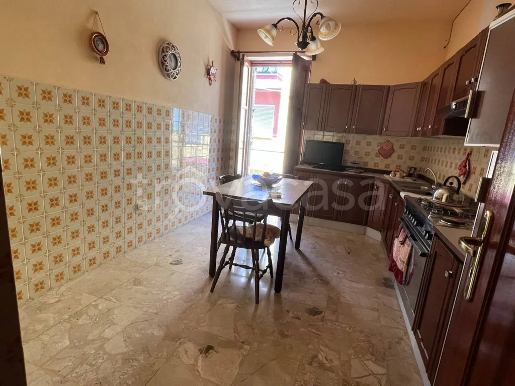 Cuisine - Independent House with Balcony in Licata