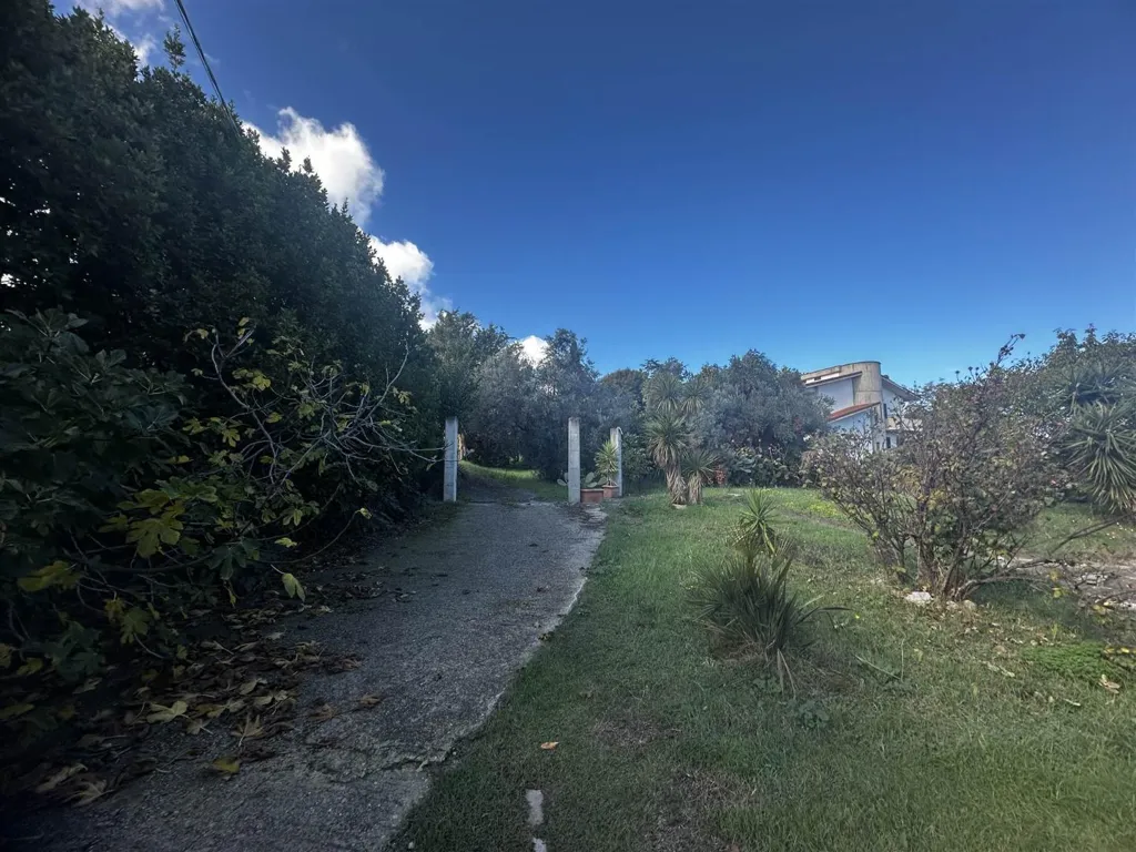 Giardino - Elegant Villa with Garden in Vasto