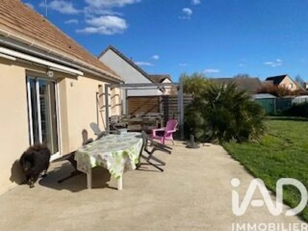 Garden - Family House with Garden in Oizé