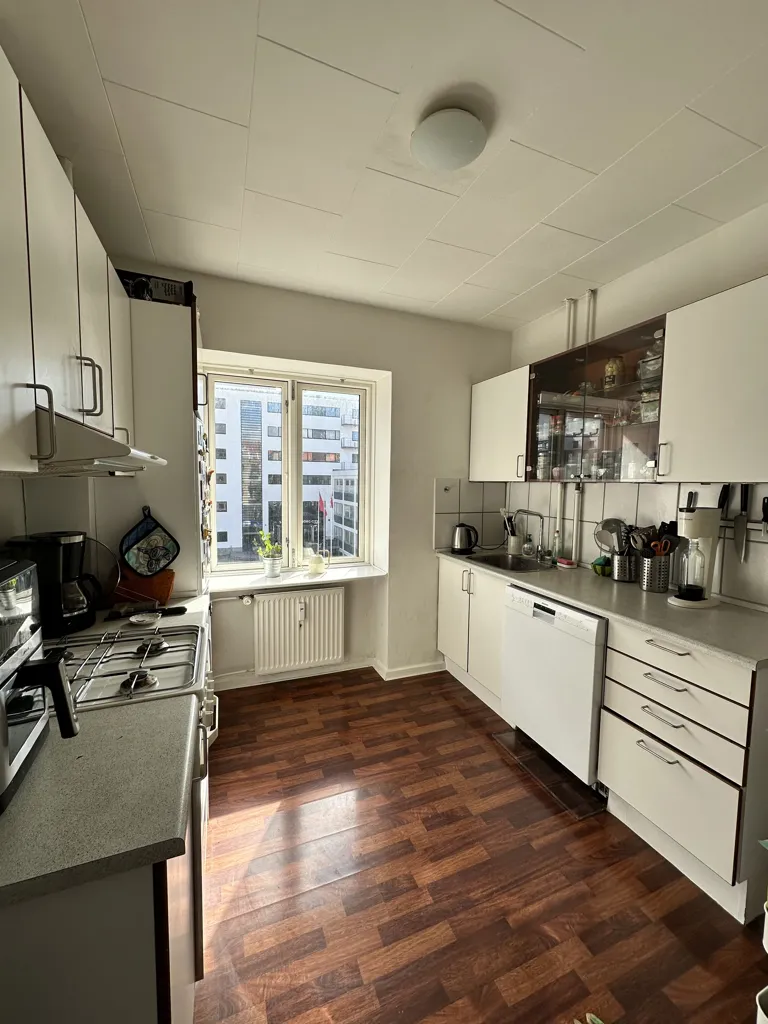 Köök - 4-Bed Apartment with Balcony in Aalborg