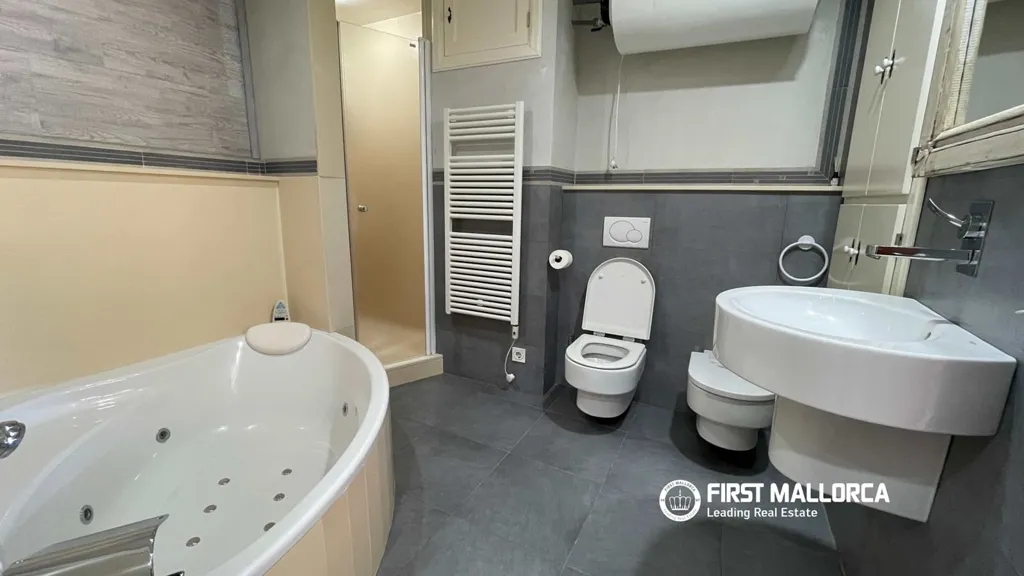 Bathrooms - Furnished Apartment with Mountain View in Pollensa