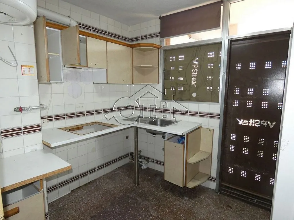 Cuisine - Spacious Apartment with Terrace in Usera, Madrid