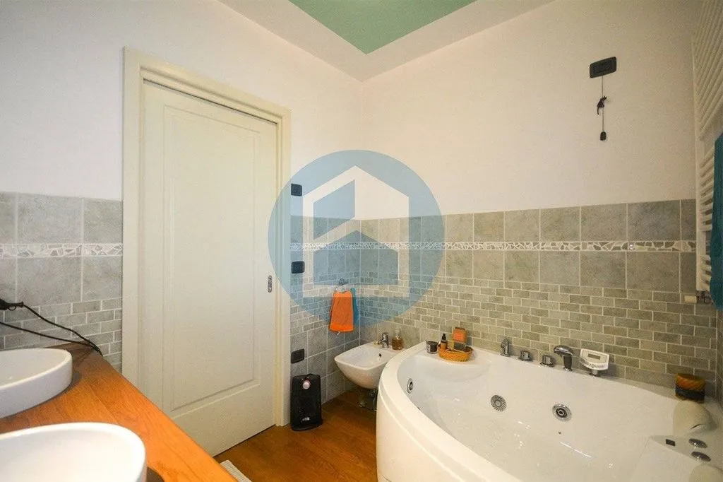 Salles de bain - Luxury Villa with Pool in Piancogno, Lombardy