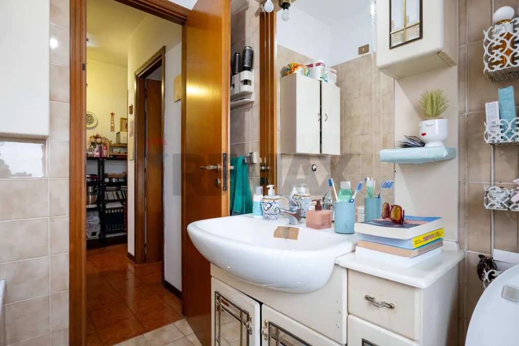 Salles de bain - Bright Apartment with Balcony in Rome