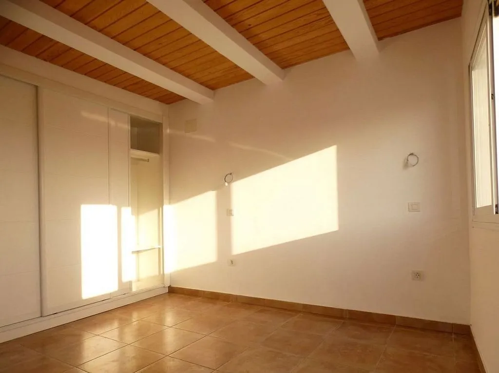 Toad - Rustic Villa with Mountain Views in Villaverde