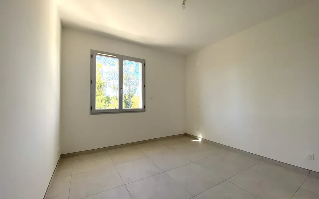 Toad - Modern Villa with Pool in Loriol-du-Comtat