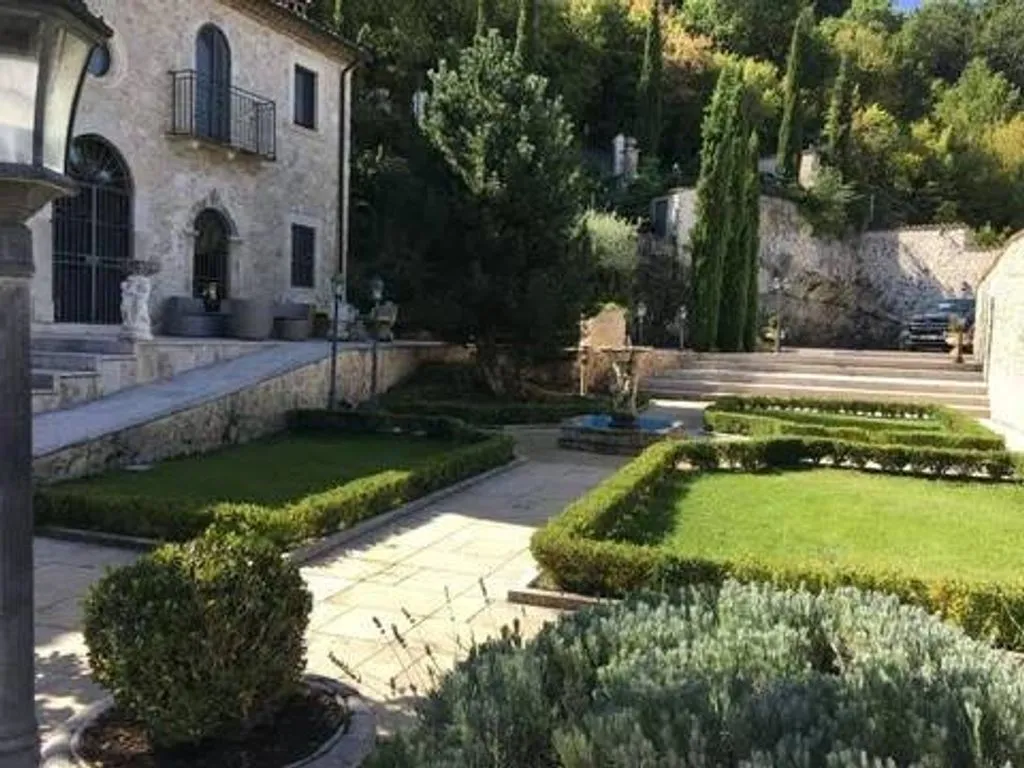 Aed - Luxury Villa with Pool in Lecce nei Marsi