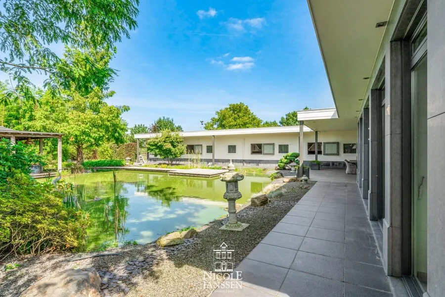 Bassein - House with Stables in Rural Setting
