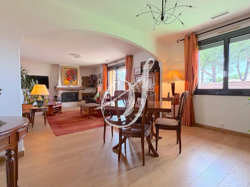 Dining Room - Villa with Pool and Garden in Lavérune
