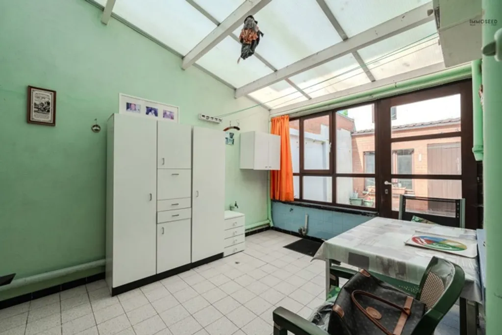 Bureau - Appartement à Rénover avec Terrasse Centrale