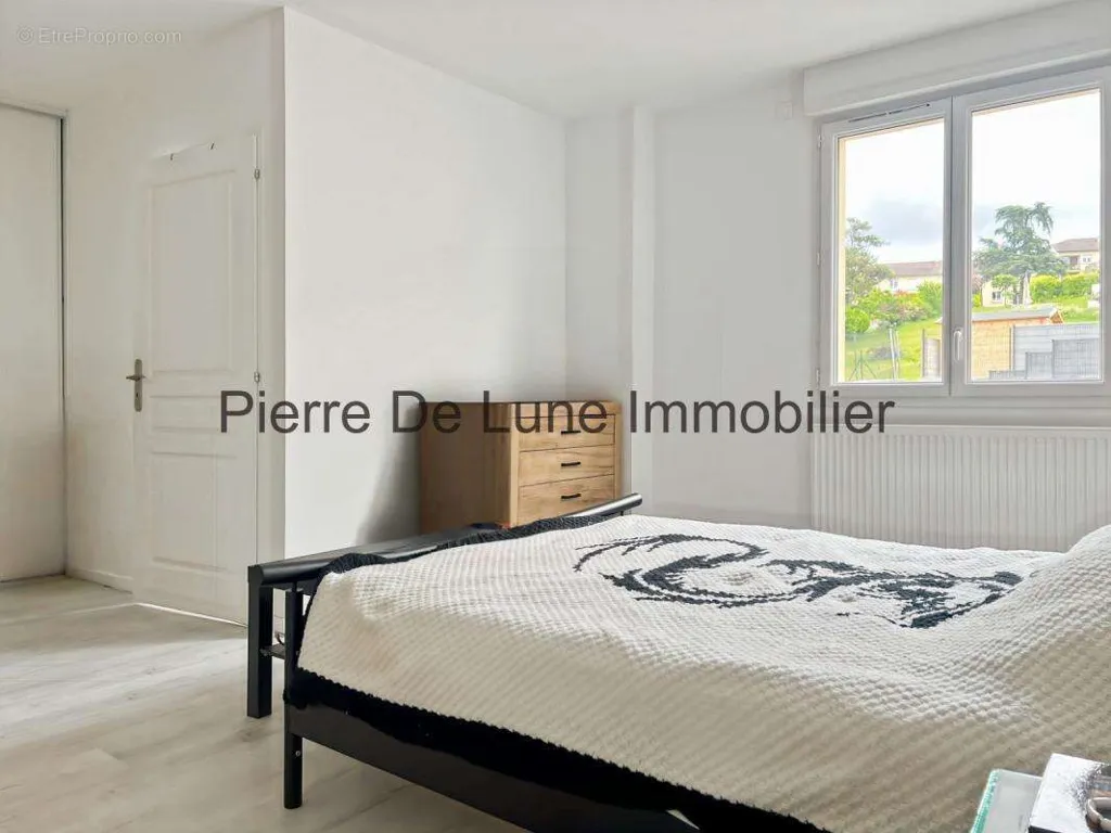 Appartement 6 pièces à Le Bois-D'oingt