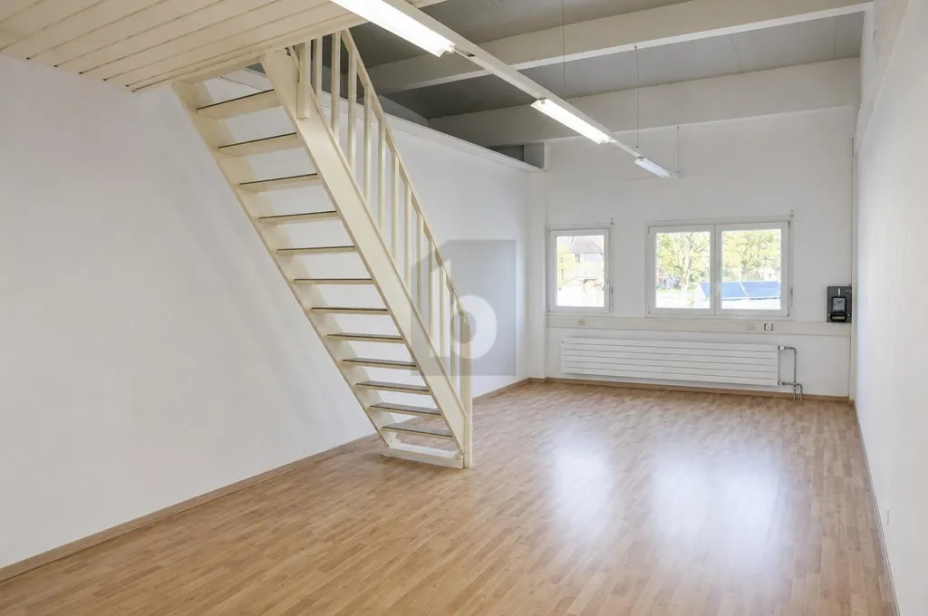 Pièces - Commercial Space with High Potential in Central Location