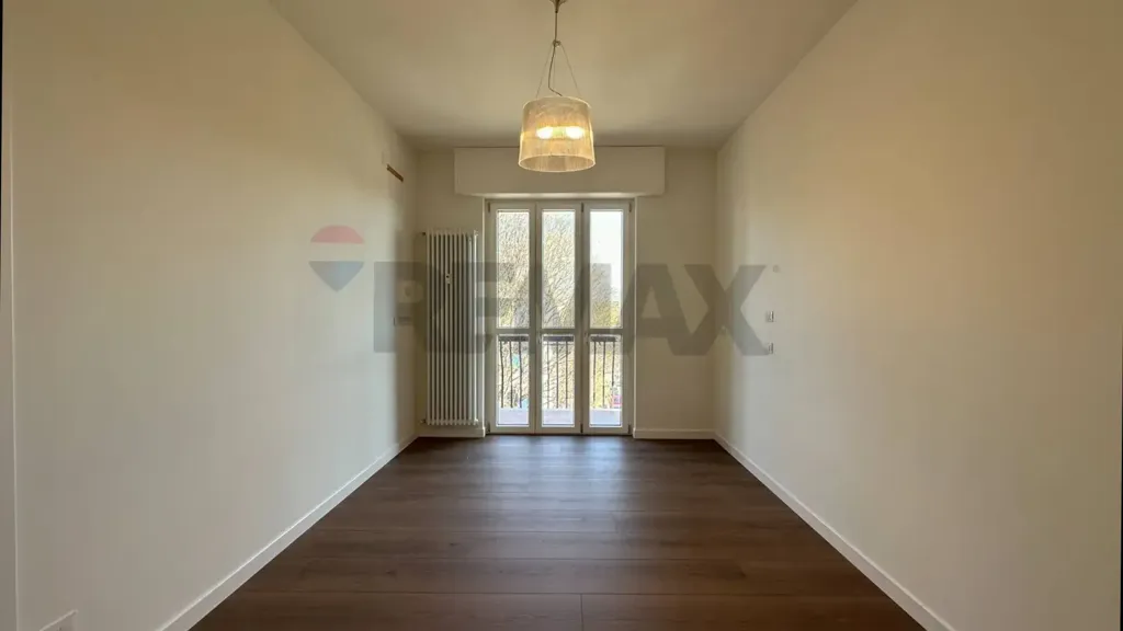 Pièces - Modernised Apartment with Balcony in Bergamo