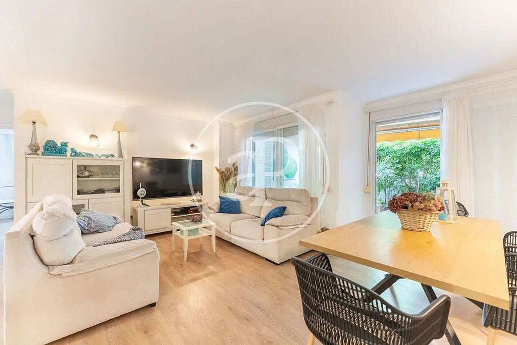 Elutuba - Ground Floor Flat with Terrace in El Coll d'en Rabassa