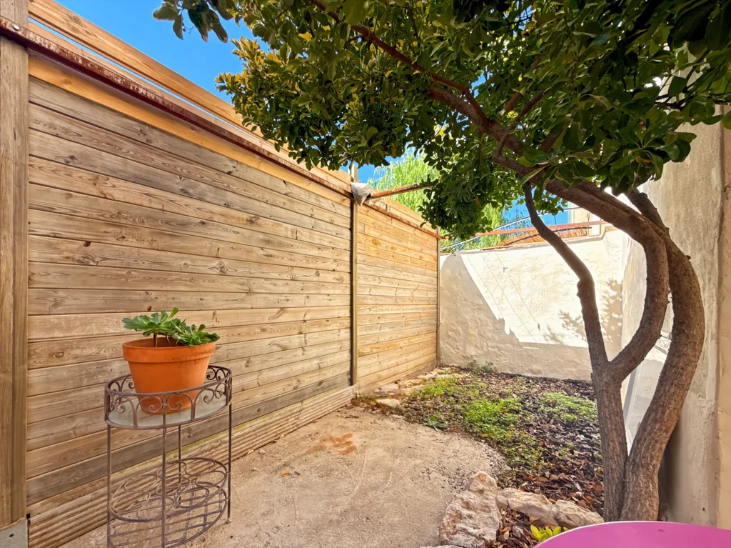 Aed - Renovated Studio with Terrace in Marseille 7ème
