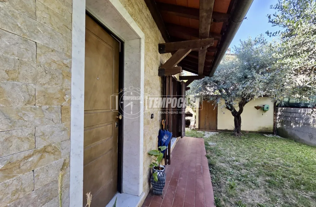 Terrass - Rustic Villa with Garden in Castagnola, Massa