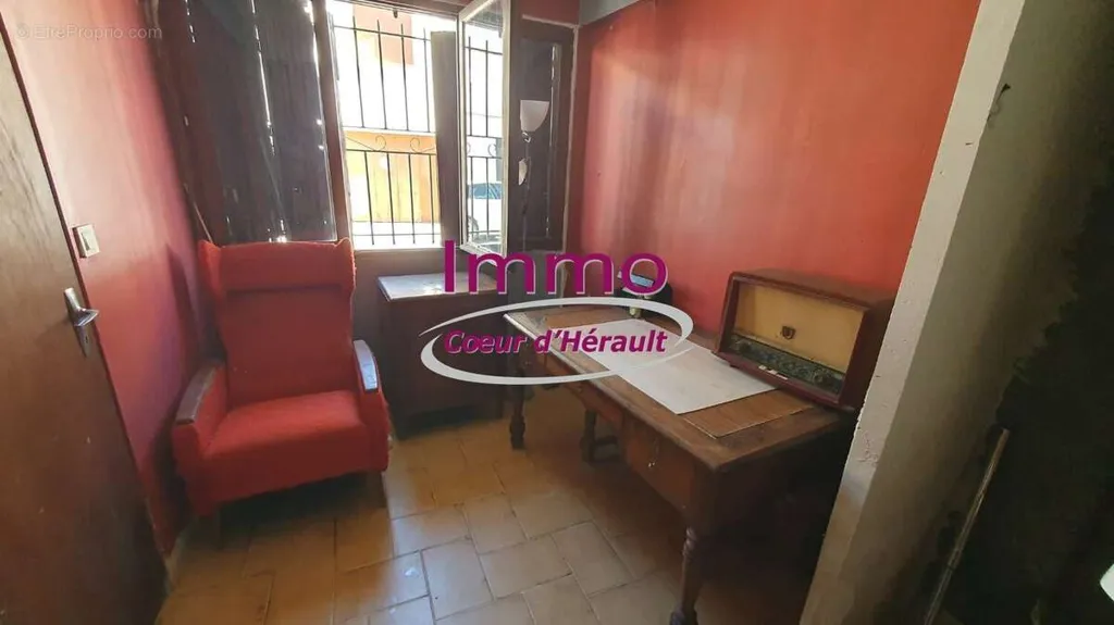 Studio - Retrofittable Village House with Courtyard in Saint-André-de-Sangonis