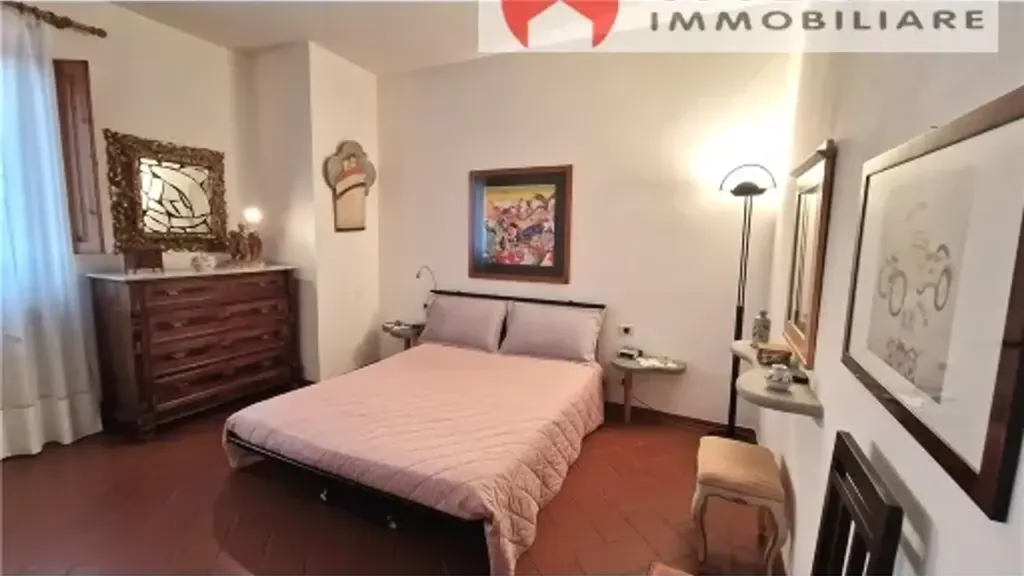 Chambres - Panoramic 4-Room Apartment in Scandicci