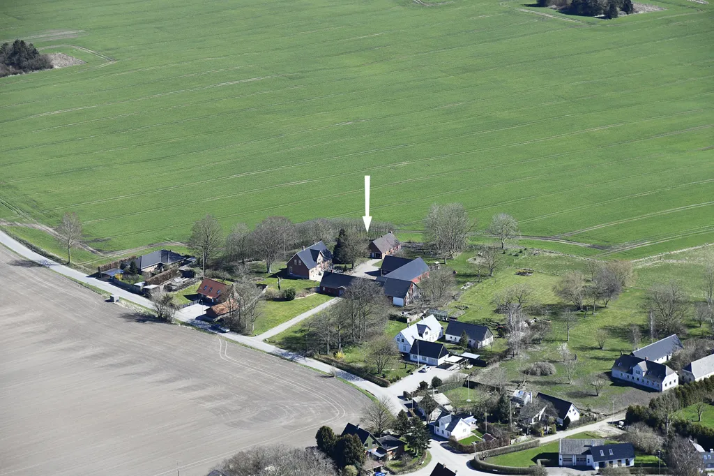 Õhuvaade - Classic Farmhouse with Stable in Kosterslev