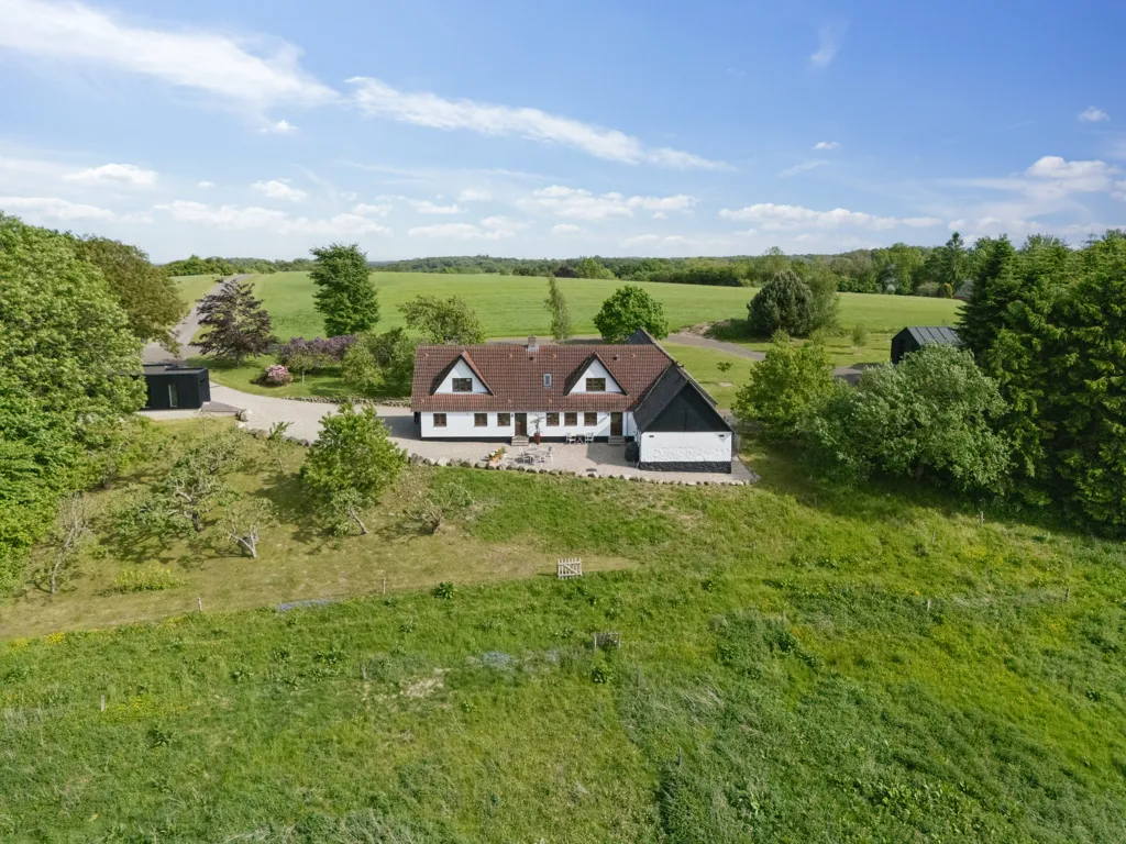 Vista aerea - Modernised Farmhouse with Private Lake in Stenstrup