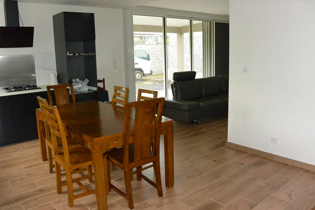 Sala da pranzo - Contemporary House with Garden in St Joseph