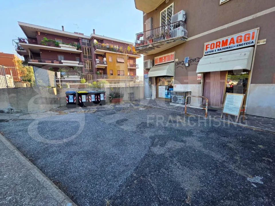 Välivaade - Established Grocery/Gastronomy Business in Rome