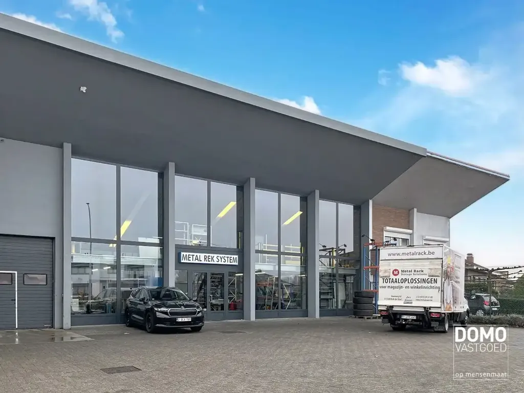 Välivaade - Commercial Building with Auditorium in Herk-de-Stad