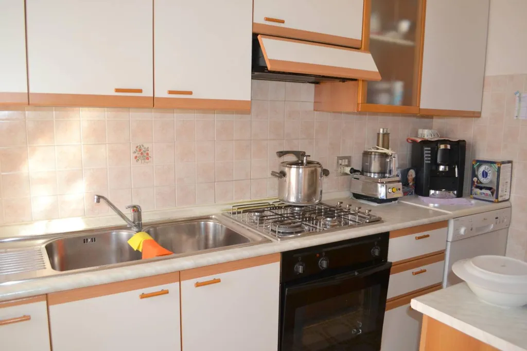 Cucina - Villa con giardino privato a Capriate San Gervasio
