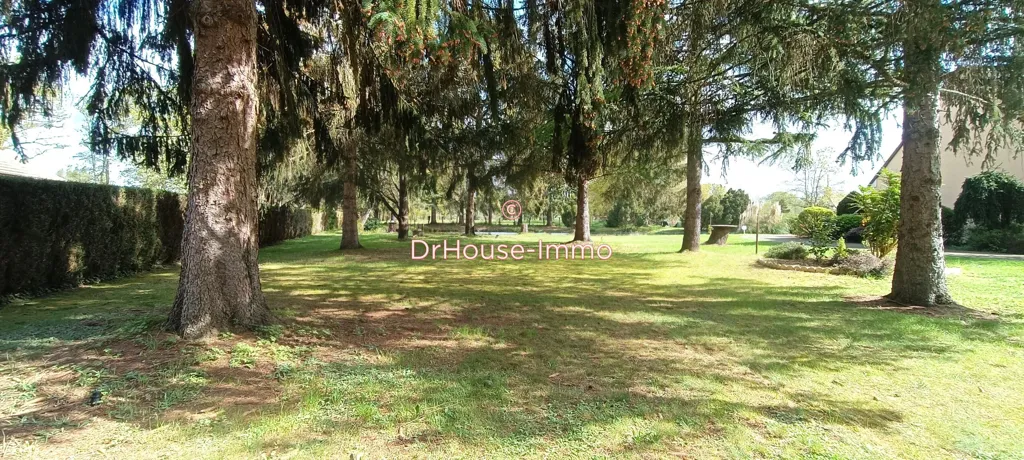 Aed - Spacious House with Landscaped Garden in Quiet Setting