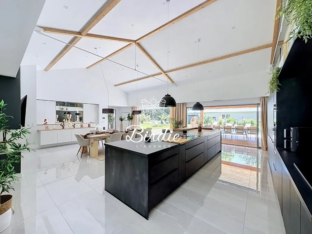 Cucina - Architectural Villa with Pool near Capbreton
