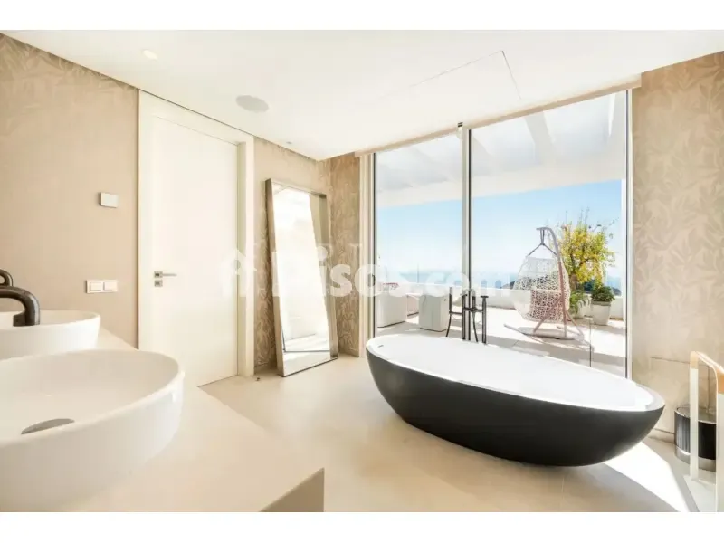 Vannitoad - Luxury Triplex with South Terrace in Ojén