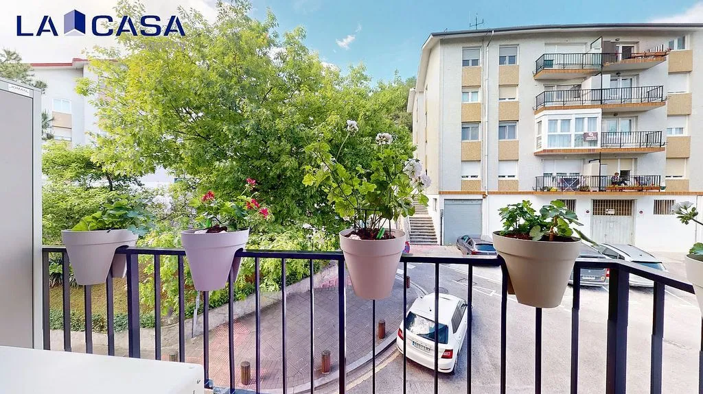 Rõdu - Apartment with Balcony in Arangoiti