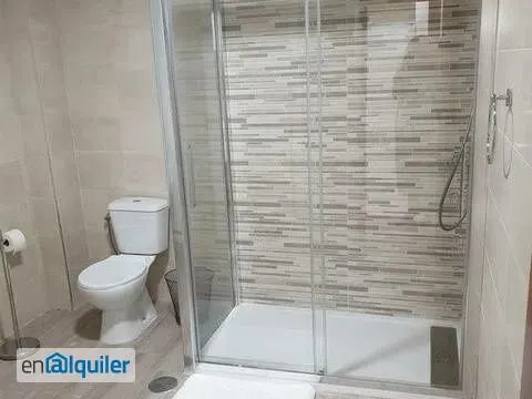 Bathrooms - Modernised Apartment with Balcony in Córdoba