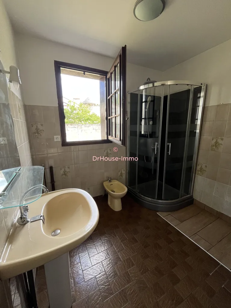 Salles de bain - Maison avec Terrain Constructible à Dissay