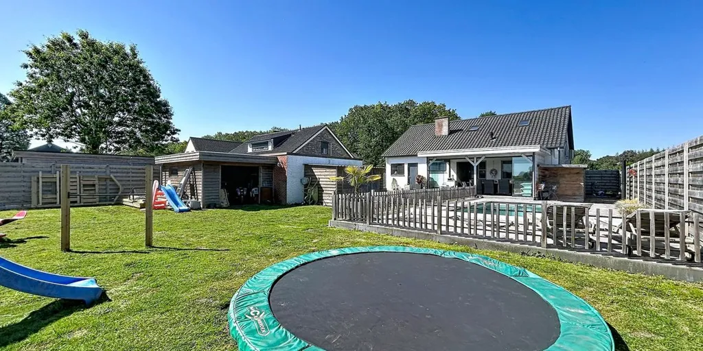 Jardin - Maison Familiale avec Piscine Chauffée à Hamont