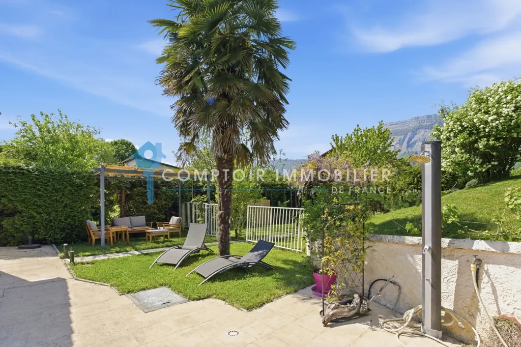 Jardin - Maison avec Vue Panoramique et Piscine à Meylan