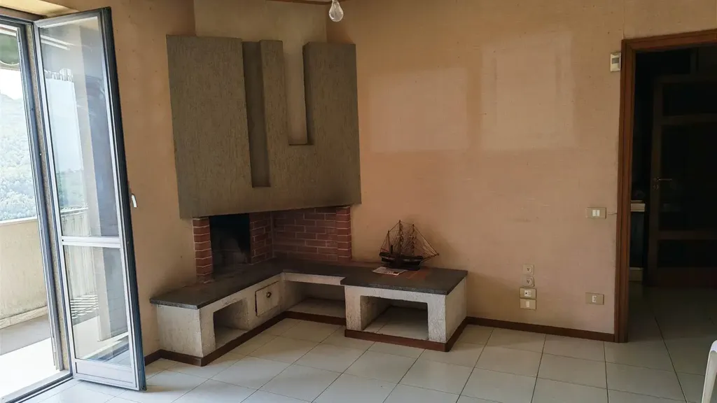 Elutuba - Spacious Apartment with Terrace in Mendicino