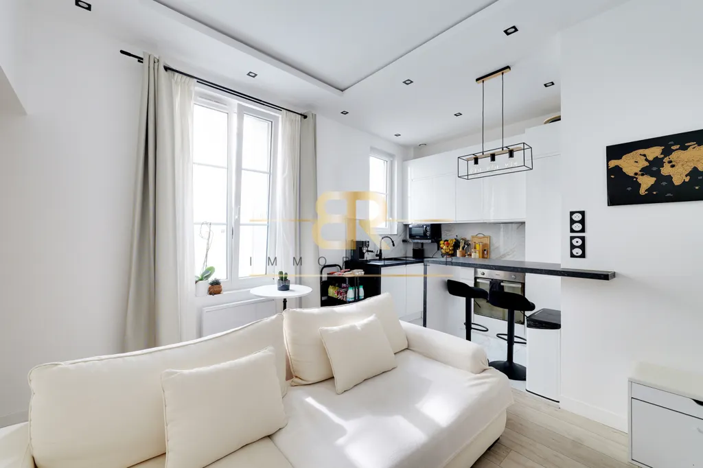 Séjour - T3 Rénové avec Hauteur sous Plafond à Colombes