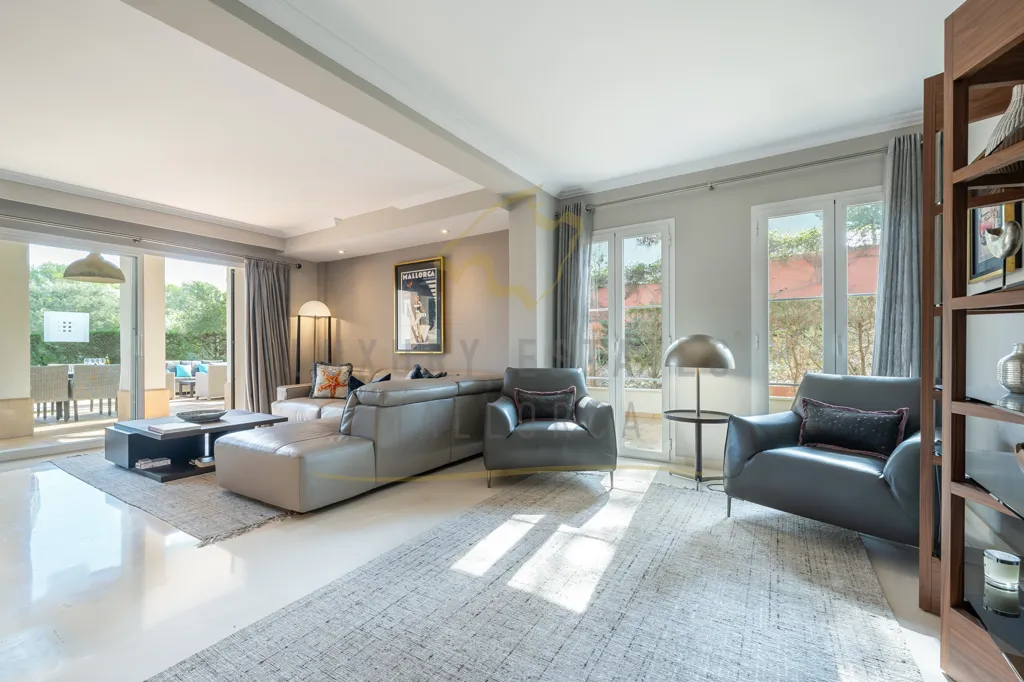 Elutuba - Ground-floor Apartment with Garden in Bendinat