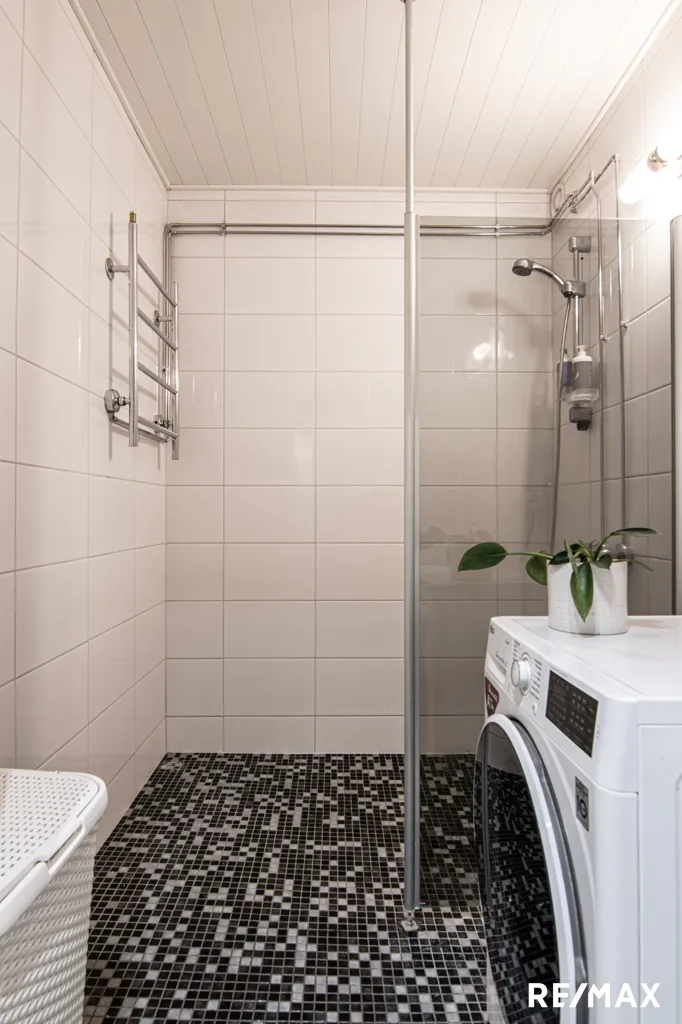 Salles de bain - Renovated Flat with Glazed Balcony in Nättinummi