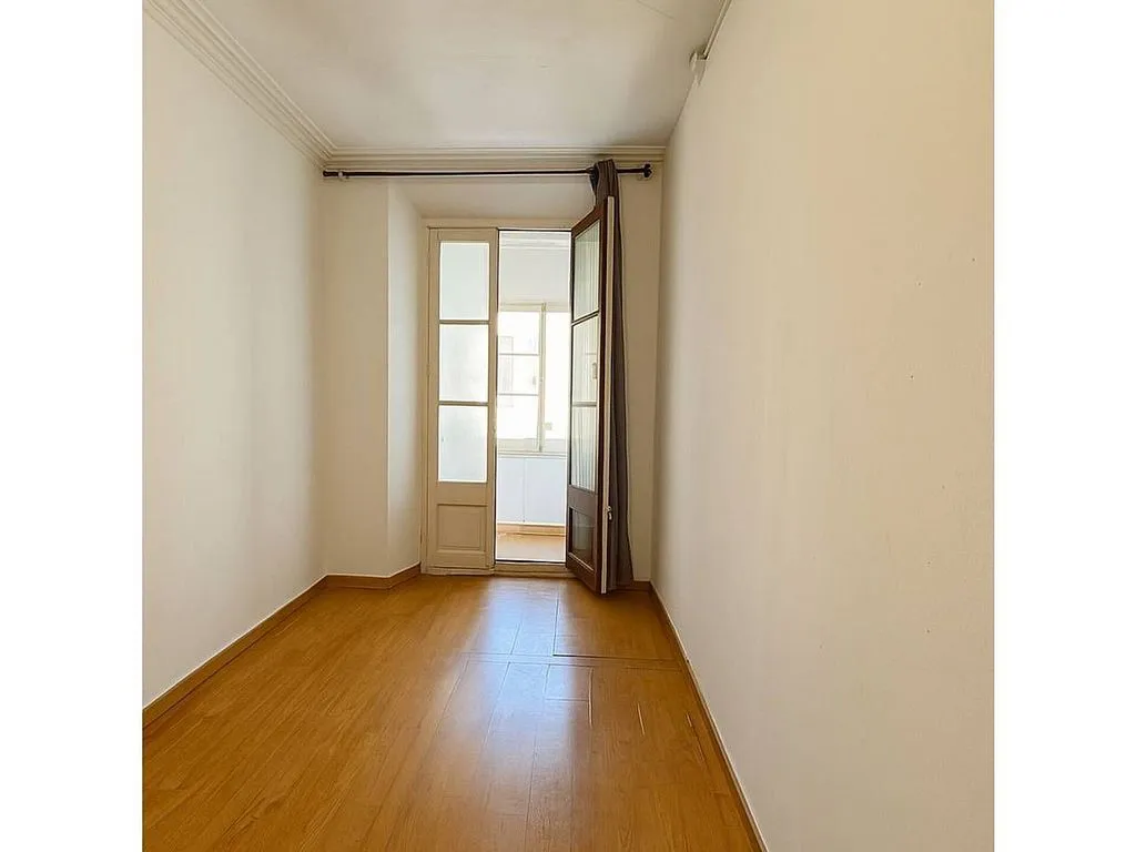 Pièces - Historic Apartment with Terrace in El Raval