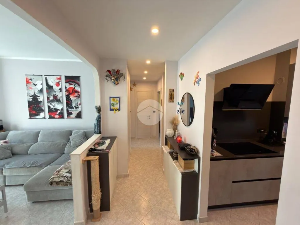 Séjour - Modernised Apartment with Veranda in Settimo Torinese