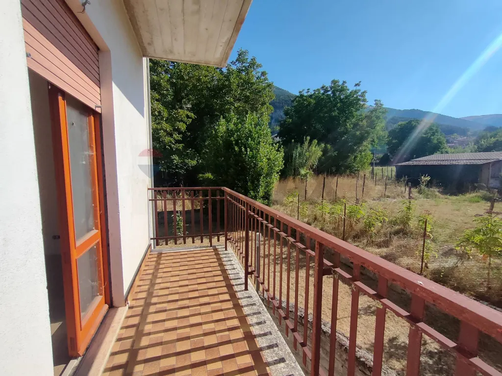 Balcon - Semi-Independent Apartment with Balcony in Pizzoli