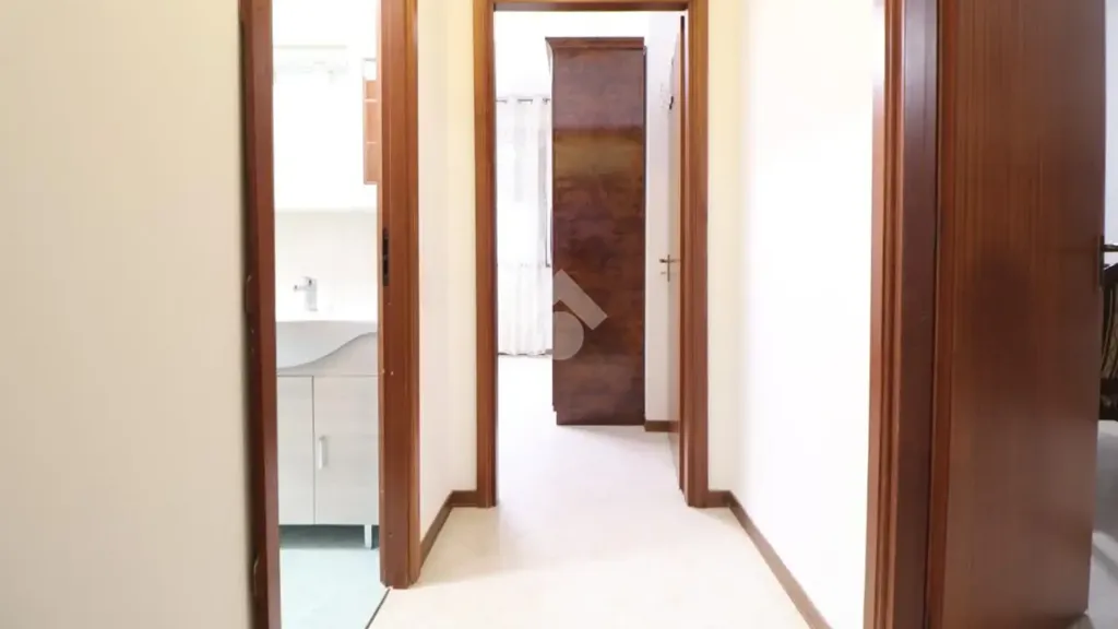 Ingresso - Rear-Facing Apartment with Balcony in Mantua