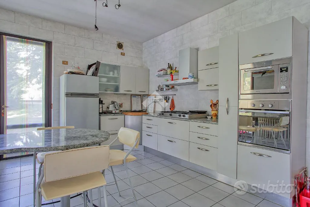 Köök - Luxury Villa with Pool near Luvinate