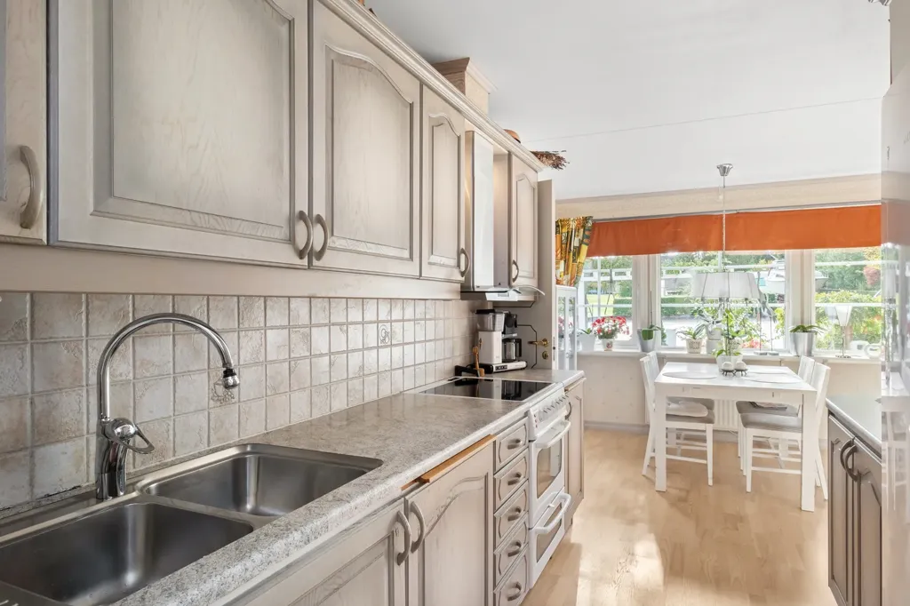Cuisine - Two-Storey House with Spa in Hällaryd