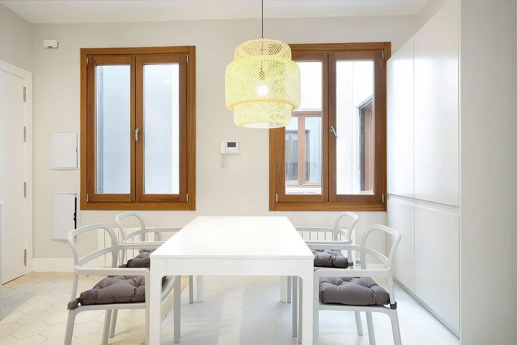 Söögituba - Modern Flat with Balcony in Gran Vía de Colón, Granada