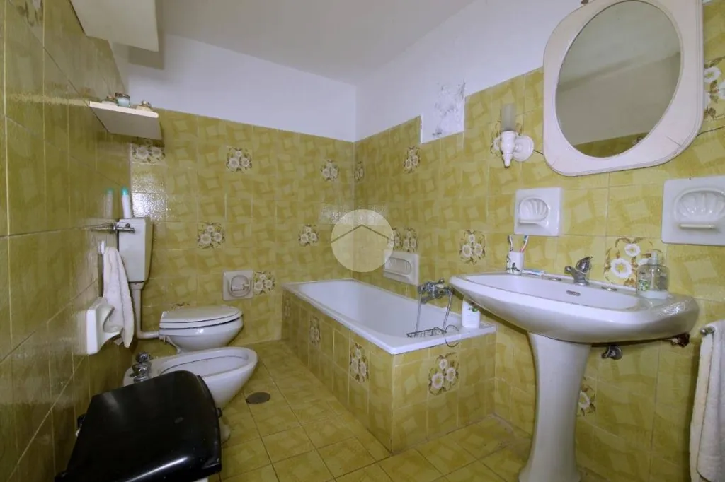 Salles de bain - Semi-Detached House with Panoramic View in Sommariva Perno